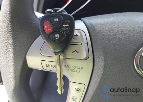 2010 Toyota Camry Le z USA, uszkodzony, nr VIN 4T4BF3EK4AR060166